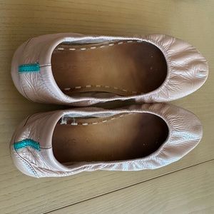 Blush Patent Tieks, good condition